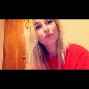 Meet your Posher, Nadia